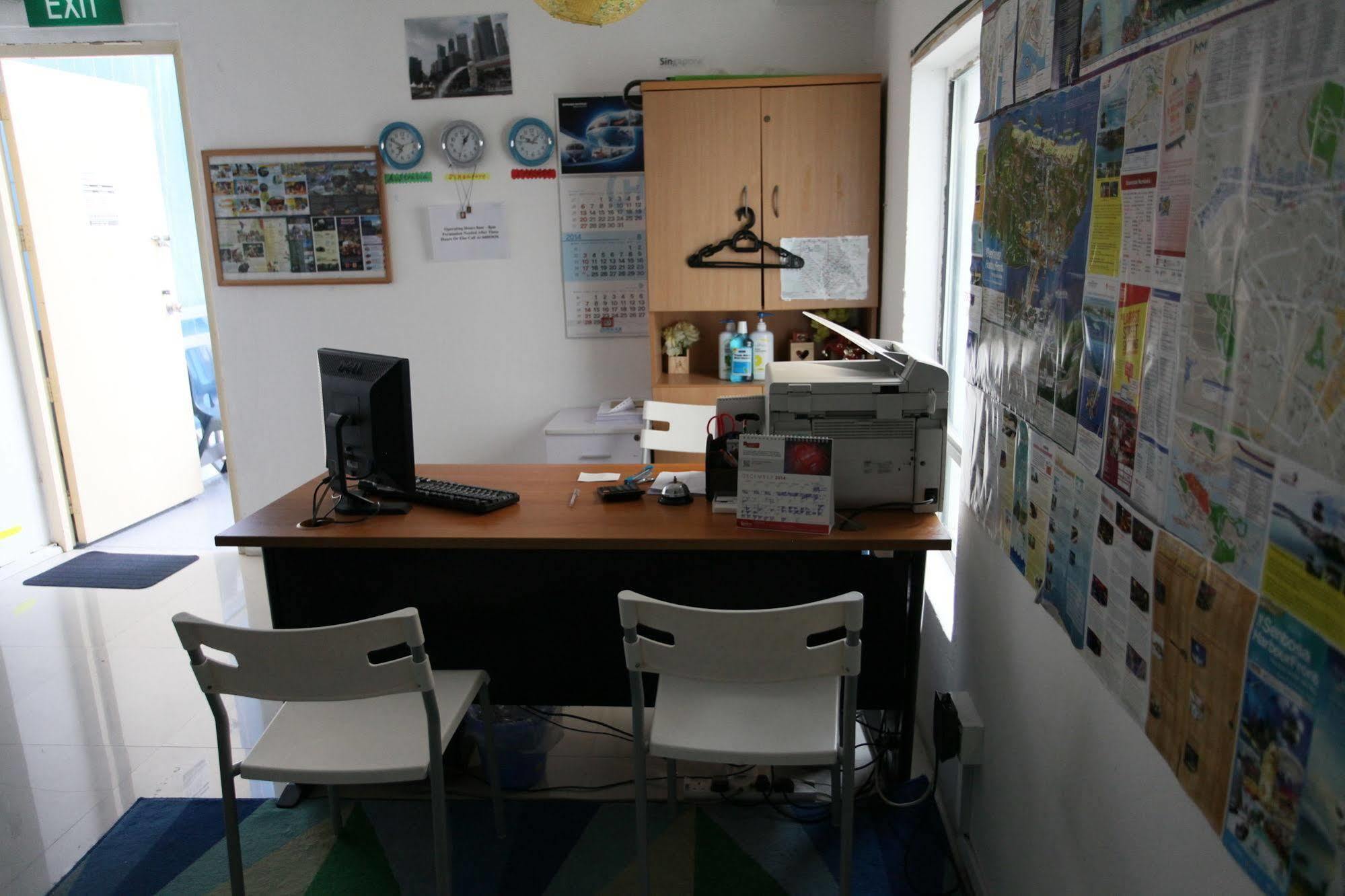 May & May Student Hostel สิงคโปร์ ภายนอก รูปภาพ